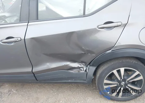 2019 Nissan Kicks Sv z USA, uszkodzony, nr VIN 3N1CP5CU8KL552553